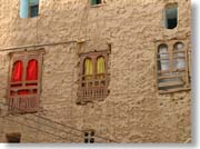 �F�Ƃ�ǂ�̑��g