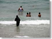 �A�o���𒅂ĉj���H