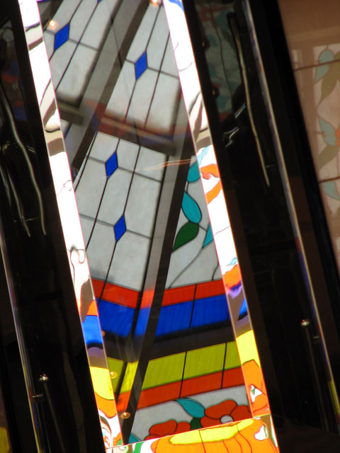 �G���x�[�^�[�ւ̔���