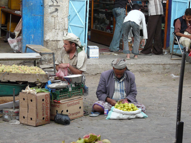 �ʕ��𔄂邨������B