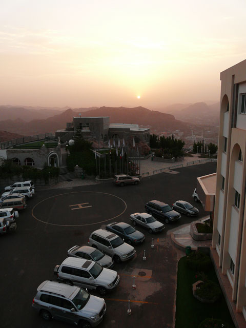 �z�e���ƒ���