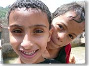 ����ɋߊ���Ă����q���B