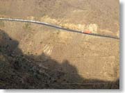 �R���Ղ���ʂ��Ă��铹�H