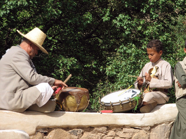 �Ŋy������t���邨������Ǝq��