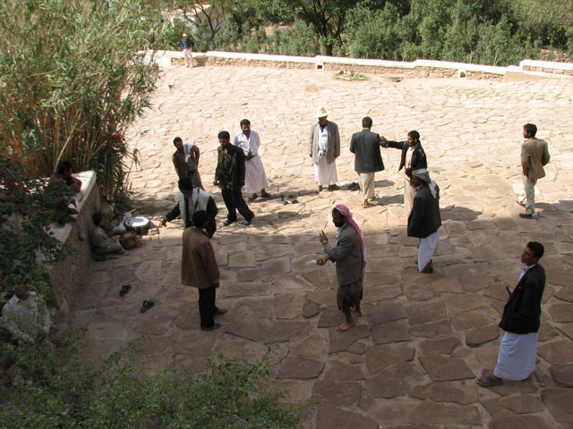 �ւɂȂ��ăW�����r�[�A�_���X��x��l����