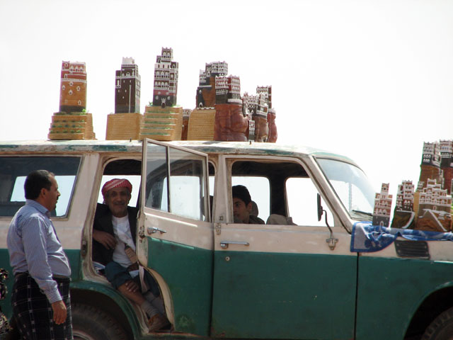 �Ԃ̏�̃��b�N�E�p���X