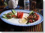 ���H�̑O��