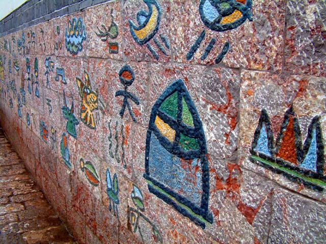 �ǂɕ`���ꂽ���b����