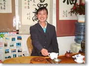 �z�e���̑O�̖������̂��X�̏���